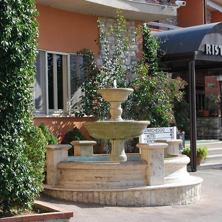 Hotel Ristorante Il Gabbiano Passignano sul Trasimeno Exterior foto