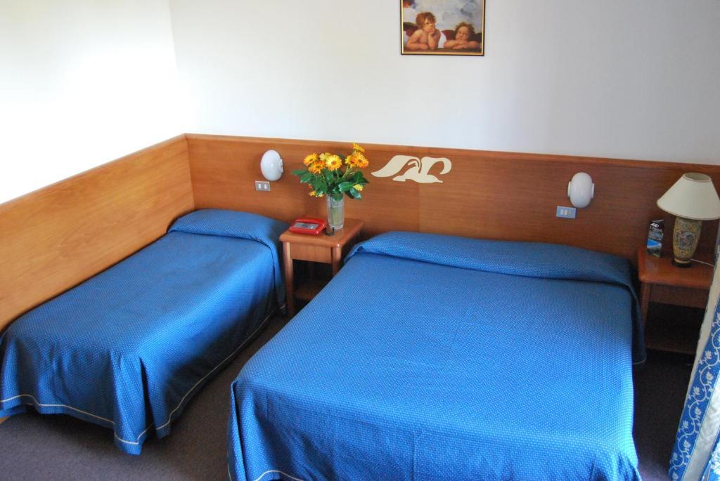 Hotel Ristorante Il Gabbiano Passignano sul Trasimeno Zimmer foto