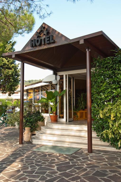 Hotel Ristorante Il Gabbiano Passignano sul Trasimeno Exterior foto